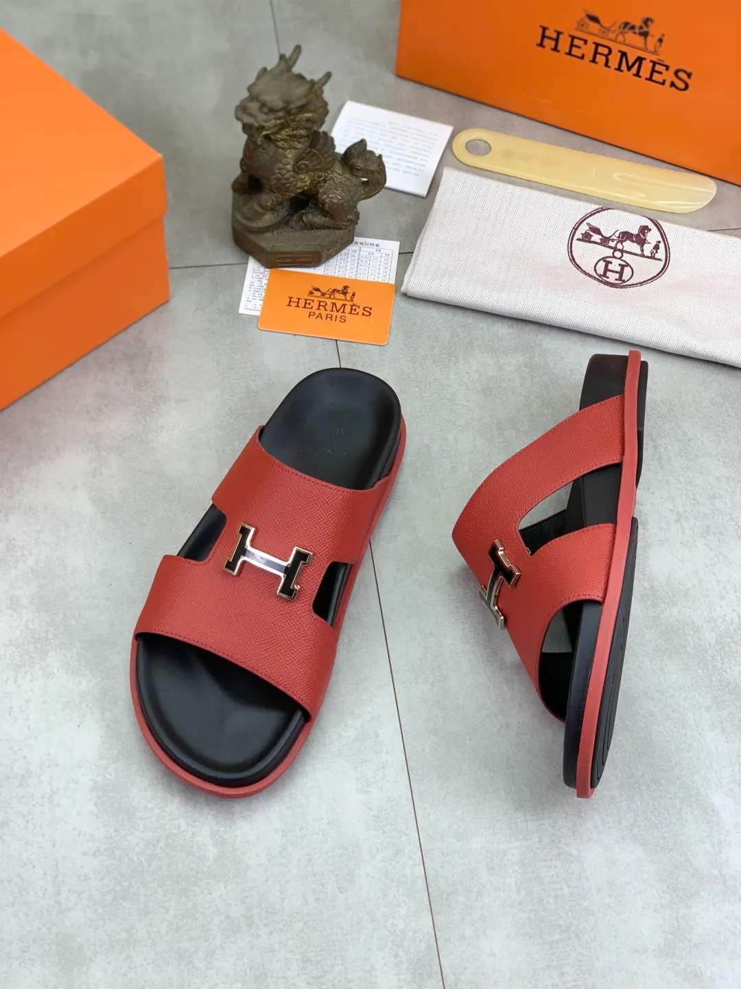 Men's shoes 💰P440 New [HERMES] high-end quality new Hermès slippers, made of imported calfskin, wear-resistant and non-slip rubber outsole. Fashionable and elegant code number: 39-44 (38 45 46 customized)